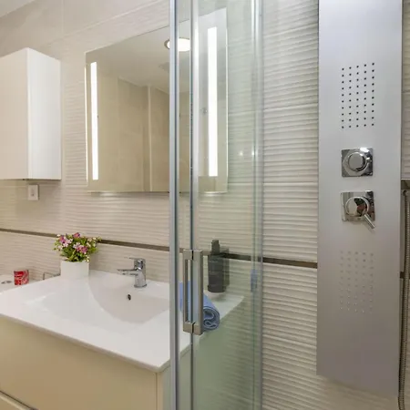 Primera Linea Edificio Ciudad Jardin By Interhome شقة كابانيس