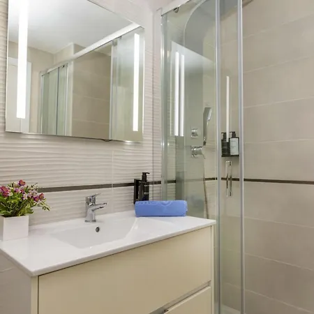 Primera Linea Edificio Ciudad Jardin By Interhome