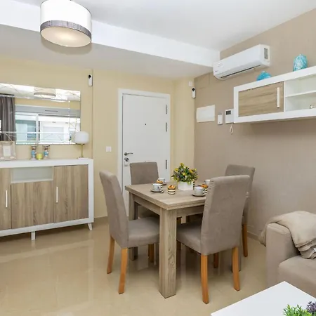 شقة Primera Linea Edificio Ciudad Jardin By Interhome